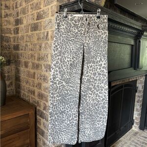 Abercrombie kids Leopard Print Wide Leg Pants 7/8 long